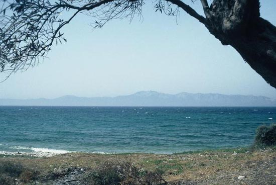 modern photo of shore near Artemisium