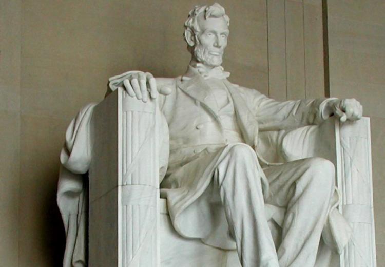 Photograph of the Abraham Lincoln statue in the Lincoln Memorial
